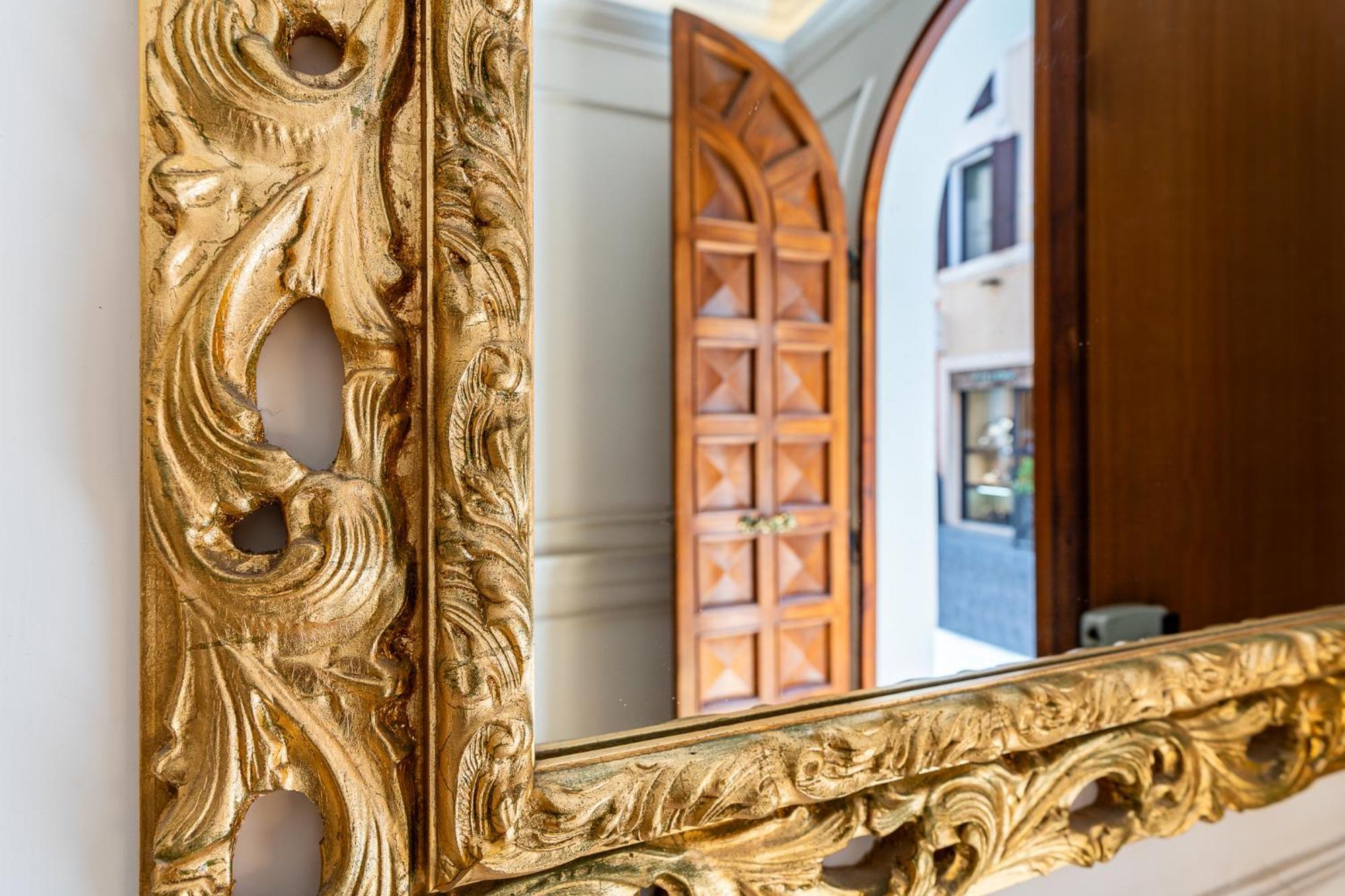 Decimo Meridio- At Spanish Steps- Rome Exterior photo