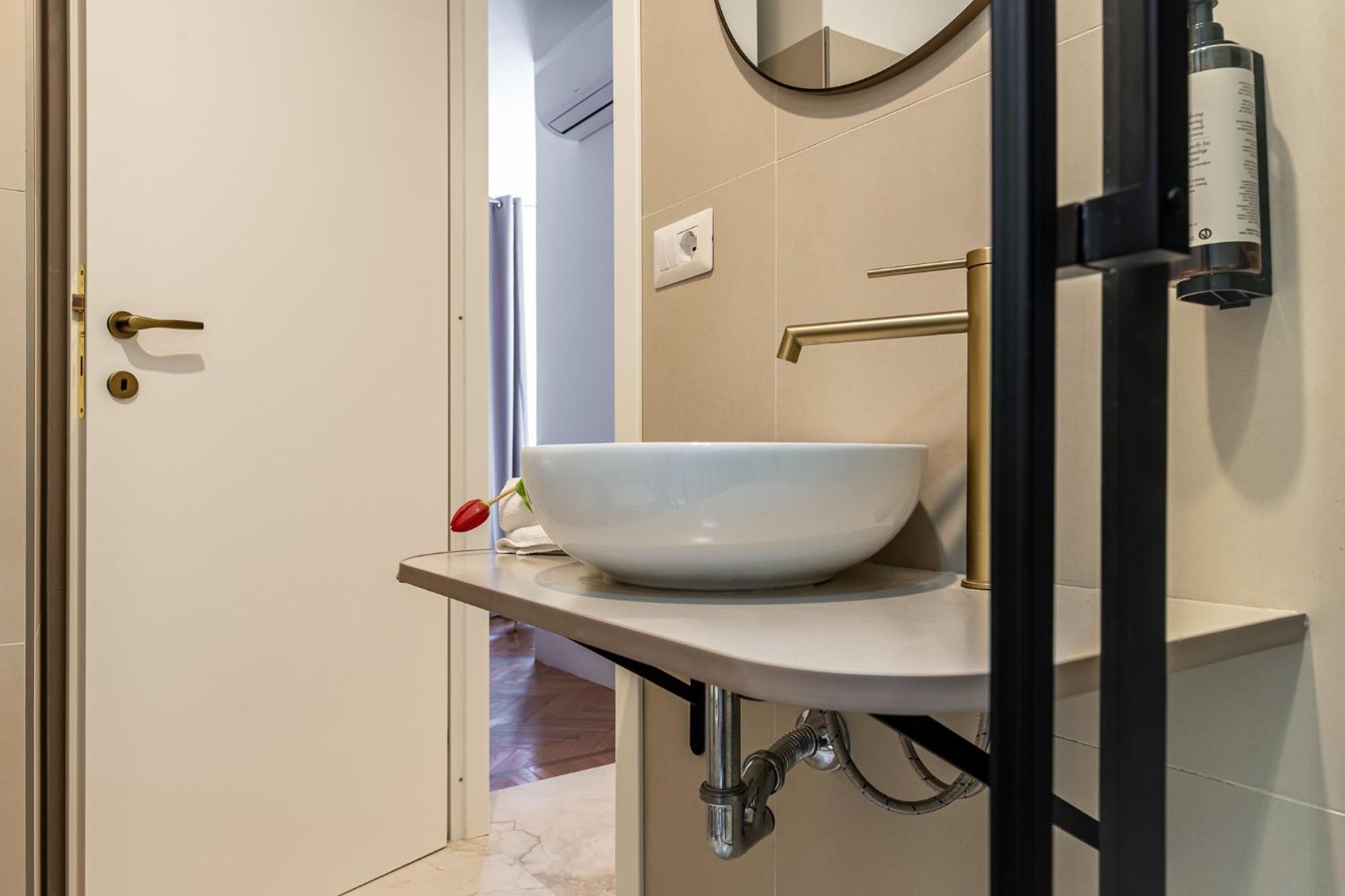 Decimo Meridio- At Spanish Steps- Rome Exterior photo